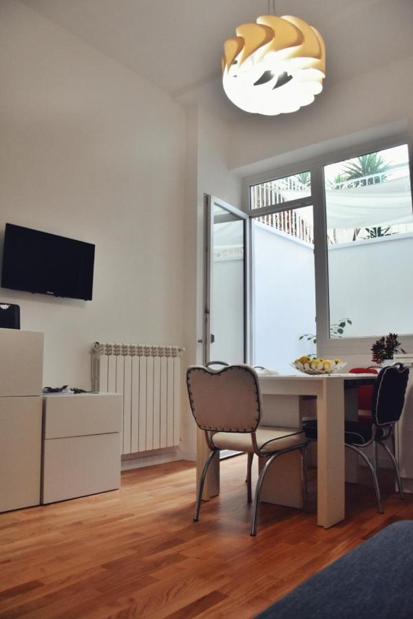 Les 3 Chambres Lecce Buitenkant foto